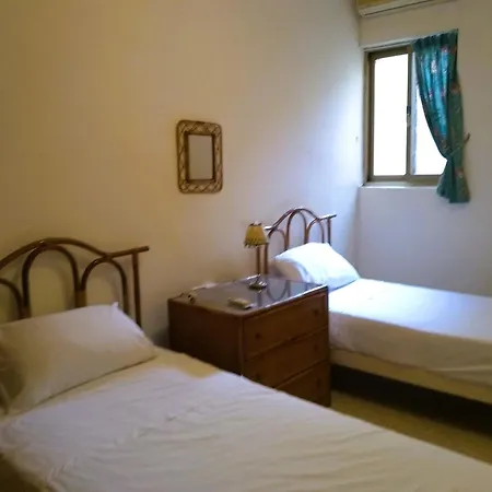 Welcome To Your Ideal Getaway Apartment *